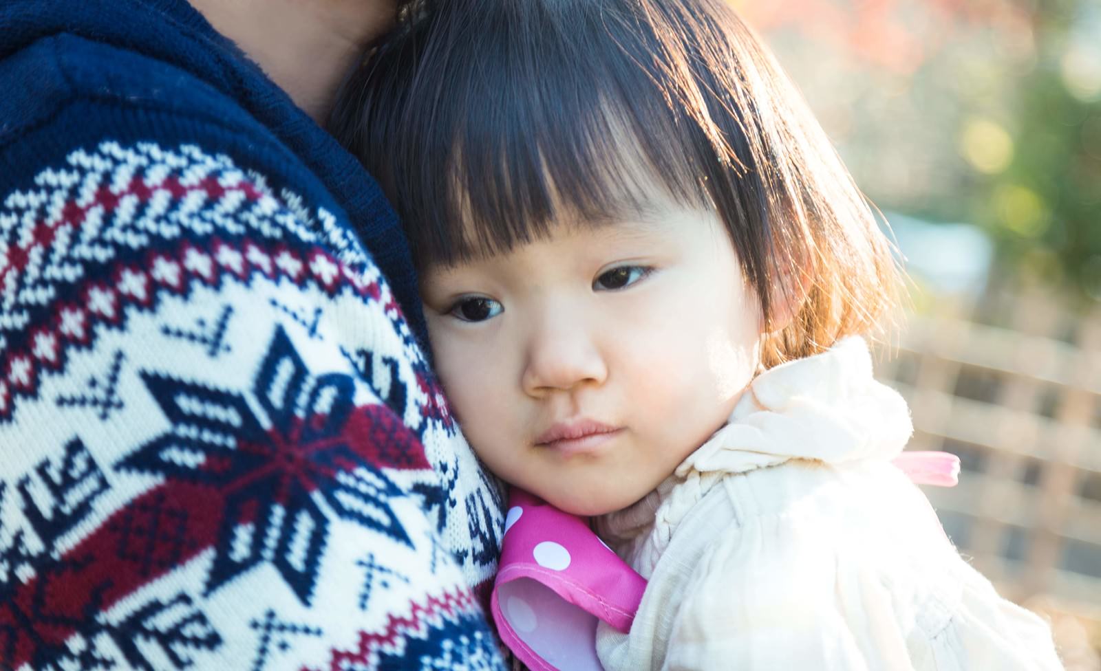 眠そうな子供