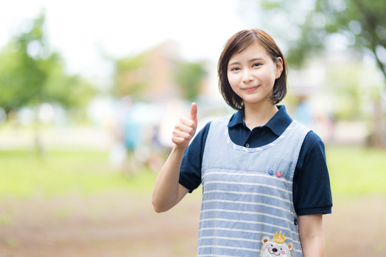 いいねする女性